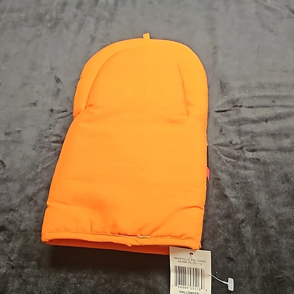 Halloween Witch Oven MIT- NEW
